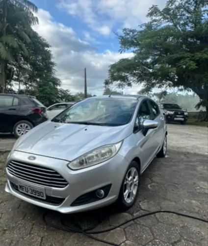 Ford Fiesta 1.6 16V Flex Aut. 5P 2015