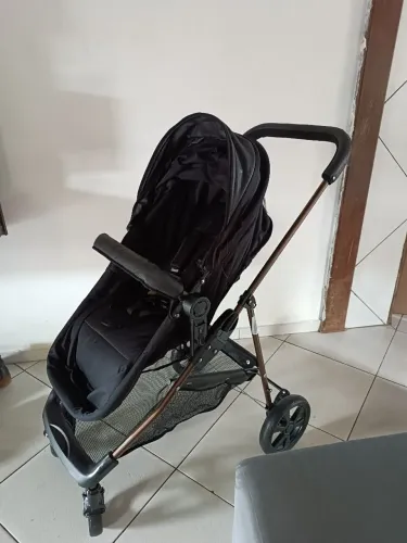 Carrinho Moisés + bebê conforto