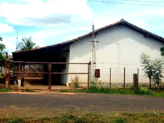 Casa 3 quartos c/ suíte - Terreno 754m² - Centro - Guararapes SP