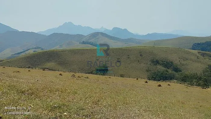 TERRENO COM BOA TOPOGRAFIA E VISTA DOS MARINS EM PIQUETE-SP