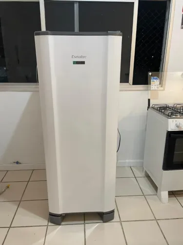 Geladeira Esmaltec 245 Litros Branco Roc31 Pro 127V