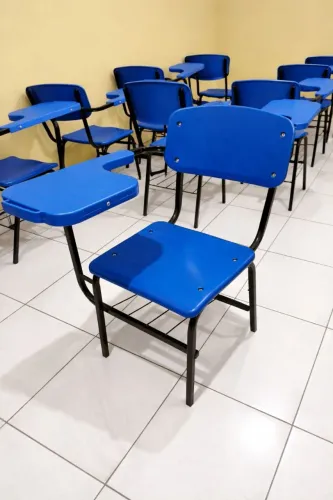 Cadeiras Universitárias Escolares - Ótimo Estado - Conforto e Durabilidade