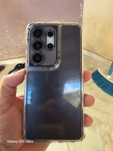 Vendo um s25 ultra 512 gigas zerado caixinha e tudo valor 2500 reais 