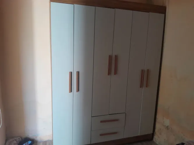 Vende- Se Guarda Roupa