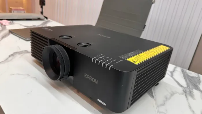 Projetor Laser Epson PowerLite L615U
