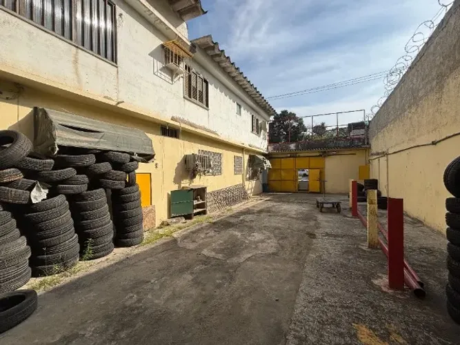 Galpão de 500m² na Av. Automóvel Clube - Vila São João - São João de Meriti