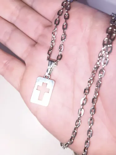 Crucifixo estilo militar medalha com Cruz vazada. NOVO. Aço com banho de ródio. 60cm e 4mm