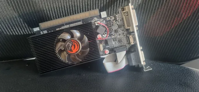 Placa de video GT210 1gb PCYES