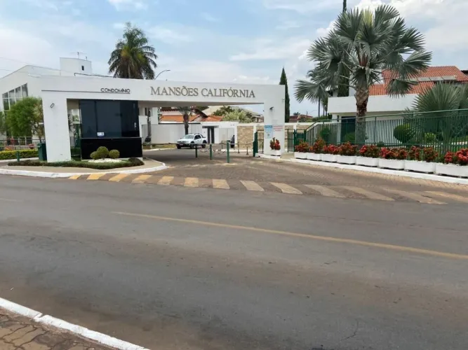 Excelente Lote no Condomínio Mansões Califórnia