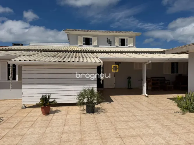 Casa com 5 Dormitórios no Campeche Florianópolis SC
