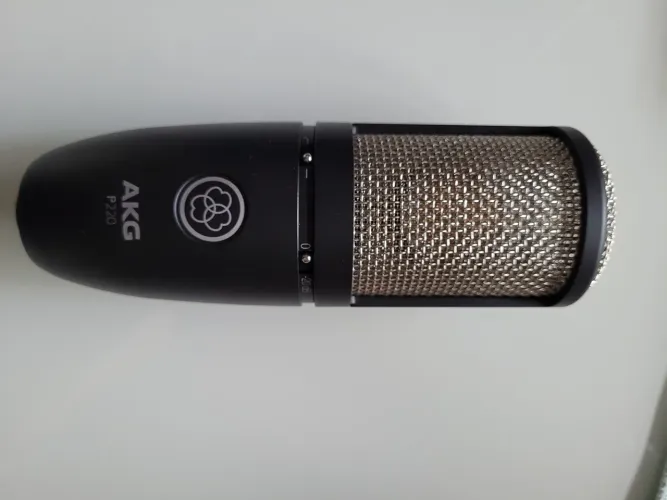 Microfone Condensador AKG P220