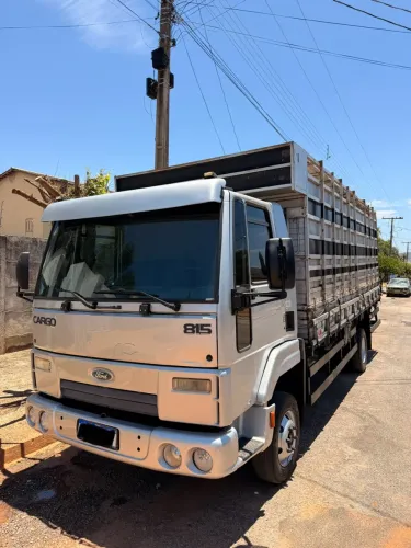 Ford Cargo 815 2012 c/ar