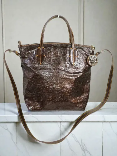 Bolsa em couro verniz Victor Hugo marrom