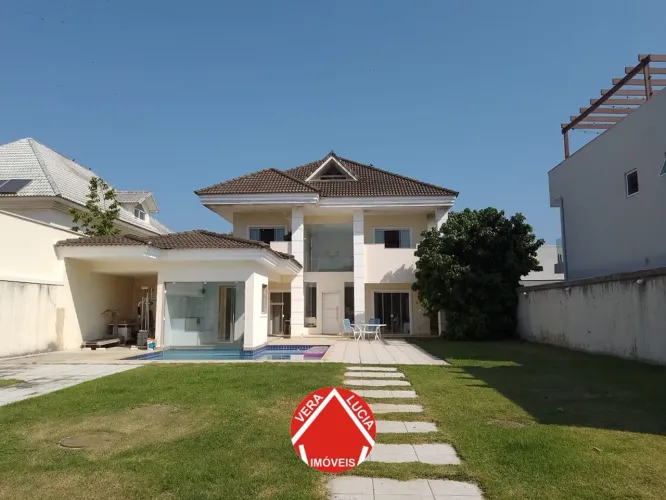 Ótima casa condomínio maramar