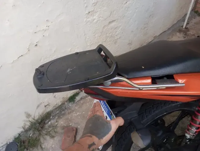 SUPORTE BAULETO FAZER 150