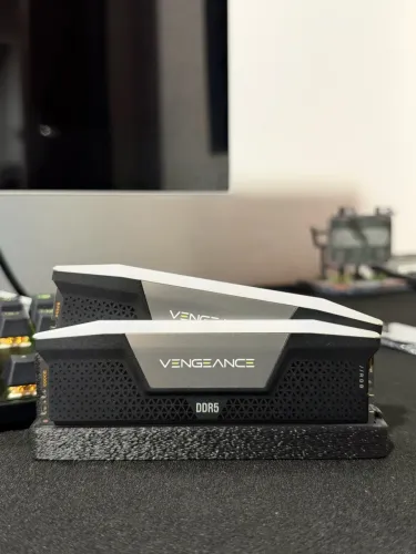 Corsair vengeance rgb 6400mhz CL32 semi nova