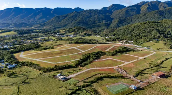 OPORTUNIDADE - ABAIXO DO MERCADO - Terreno 800m2 - Condomínio - Santo Amaro da Imperatriz