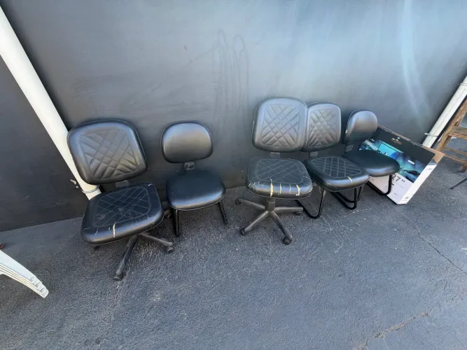 Lote de 5 cadeiras de escritório