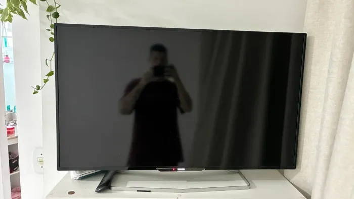 TV Smart Philips (ligando mas com defeito na tela)