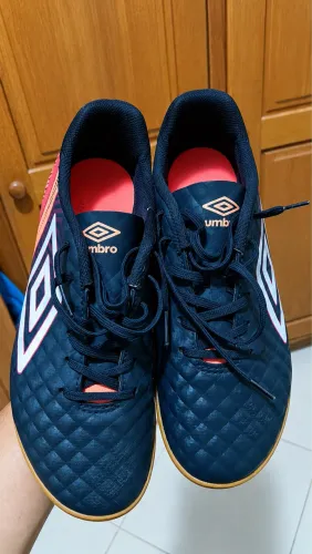 Chuteira original Umbro