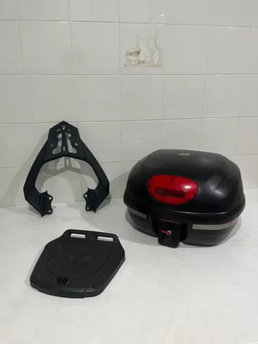 Bau Givi + Bagageiro Scam