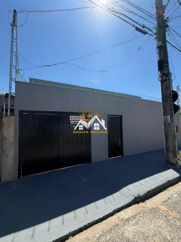 ALUGA-SE | Casa Residencial ou Comercial  Vila Elvira