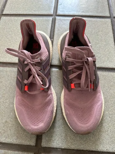 TENIS SEMI NOVO ADIDAS ULTRABOOST 36
