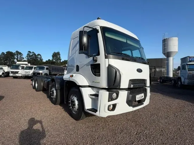 Ford Cargo 2428 8x2 11/12 Panda Leito Ar condicionado R$ 280.000,00 av