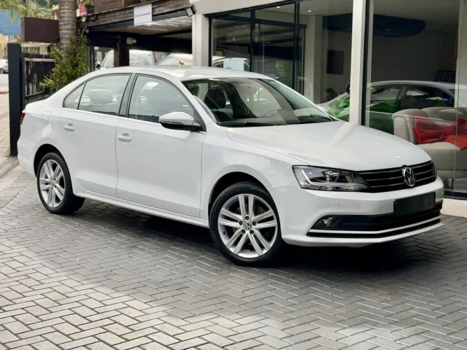 Volkswagen Jetta Highline 2.0 TSI 16V 4P Tiptronic 2017