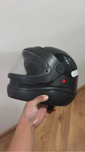 Capacete + par de luvas novos