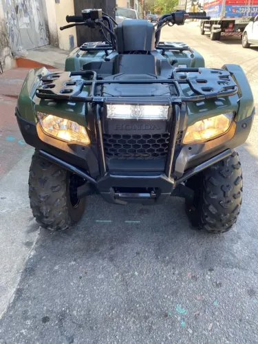 Fourtrax verde com Led e super conservado.