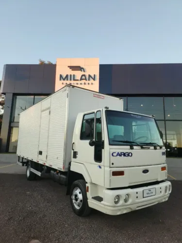 CAMINHÃO BAÚ FORD CARGO 815