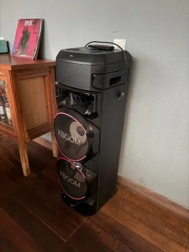 Caixa De Som Lg Xboom Rnc9 Bluetooth Multi Entrada Bivolt