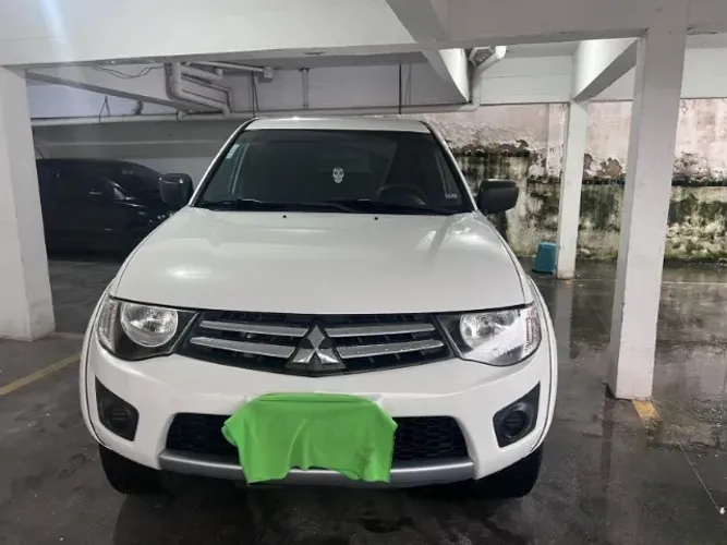 Mitsubishi L200 Triton HLS 2.4 Flex 16V CD Mec. 2015