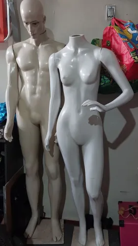 Manequins feminino e masculino