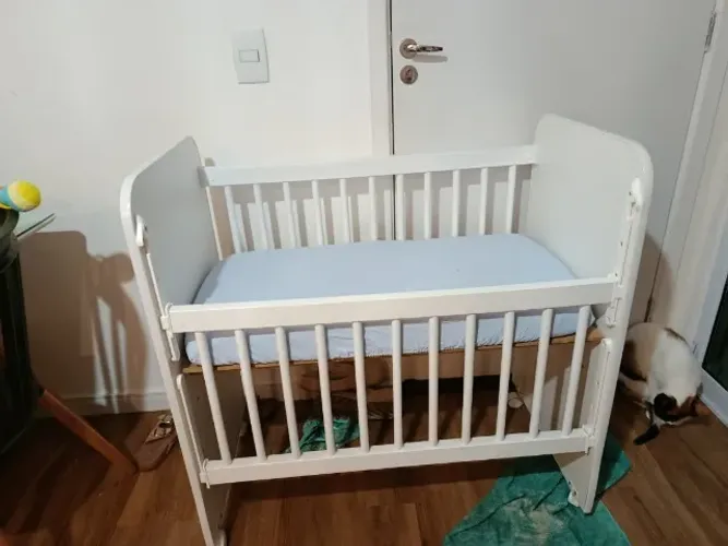 Mini Berço Grade Móvel Com Colchão e Regulagem de Altura