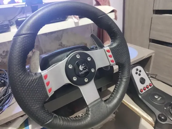 Volante simulador LOGITECH G27