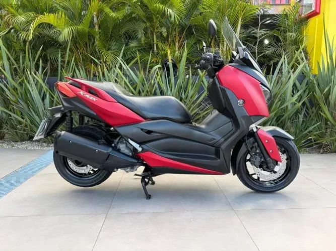 YAMAHA XMAX 250