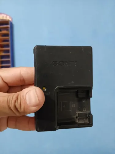 Carregador Sony BC-CS3 