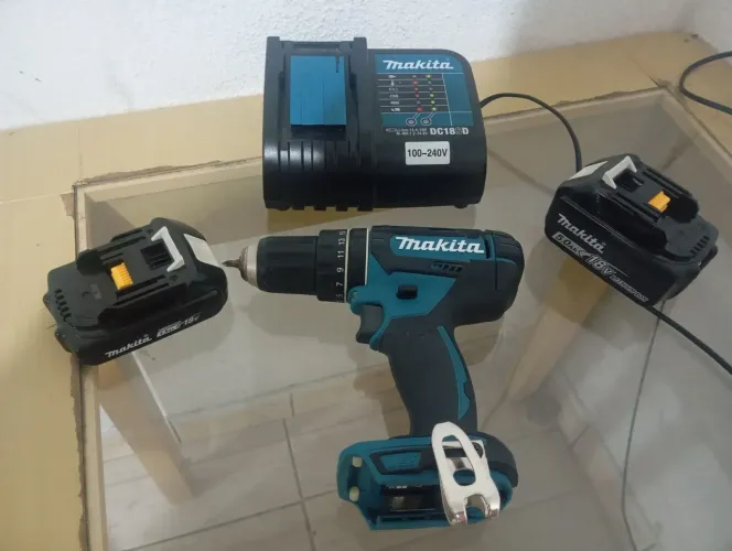 Furadeira/Parafusadeira Impacto Makita 18V DHP482 + 2 Baterias