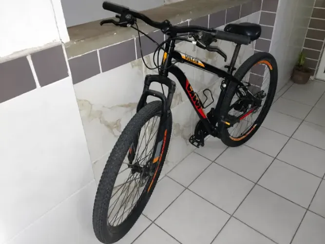 Bicicleta Caloi Vulcan Aro 29 - 21 Marchas Shimano