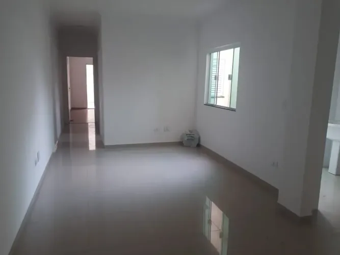 Apartamento com quintal para locação na Vila São Pedro próximo à UFABC