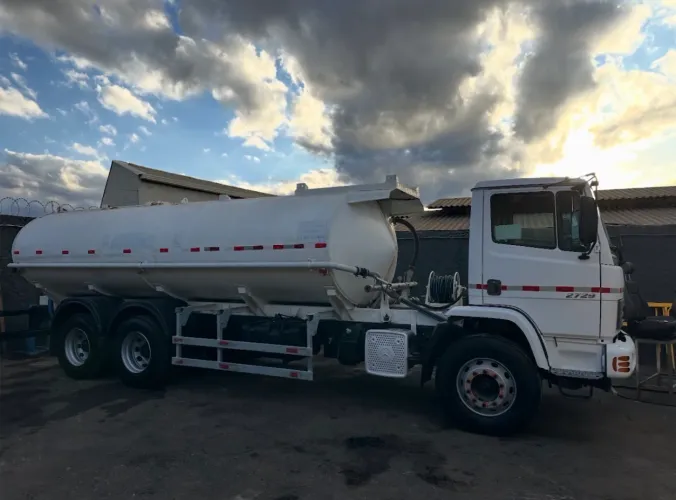 MB 2729 6x4 Traçado Pipa Gascon 20 mil litros