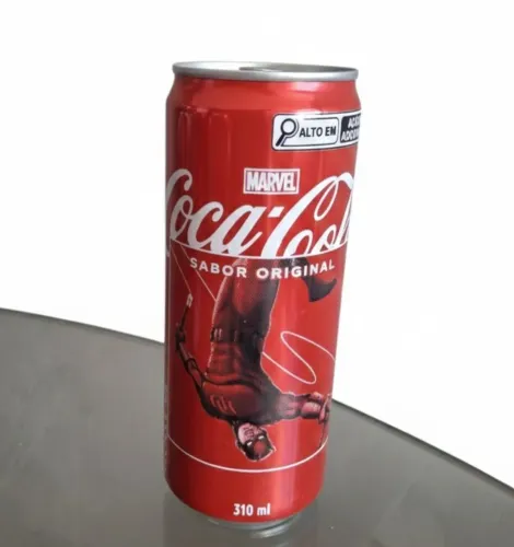 Lata coca cola Marvel Cheia