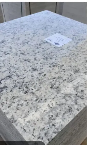 Piso granito polido 90x90 
