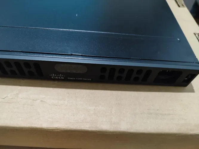 Cisco ISR 4331/K9 + PVDM4-32 - Licenças Permanentes - Testado - Sem Senha