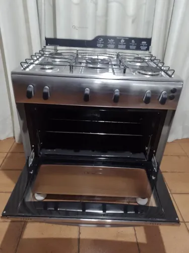 Fogão 05 bocas impecável, funcionando perfeitamente, acendimento eletrico, marca Esmaltec