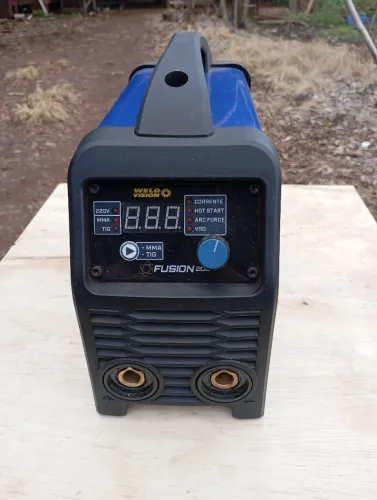 Máquina de solda weld vision fusion 200g3