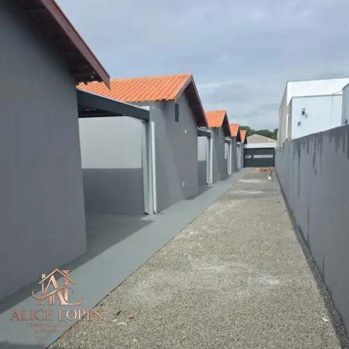 Casa em condomínio com bônus moradia, 2 quartos no Santo Amaro em Campo Grande - MS