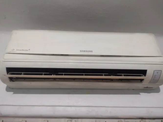 SANSUNG "SPLIT" 9000 BTU'S